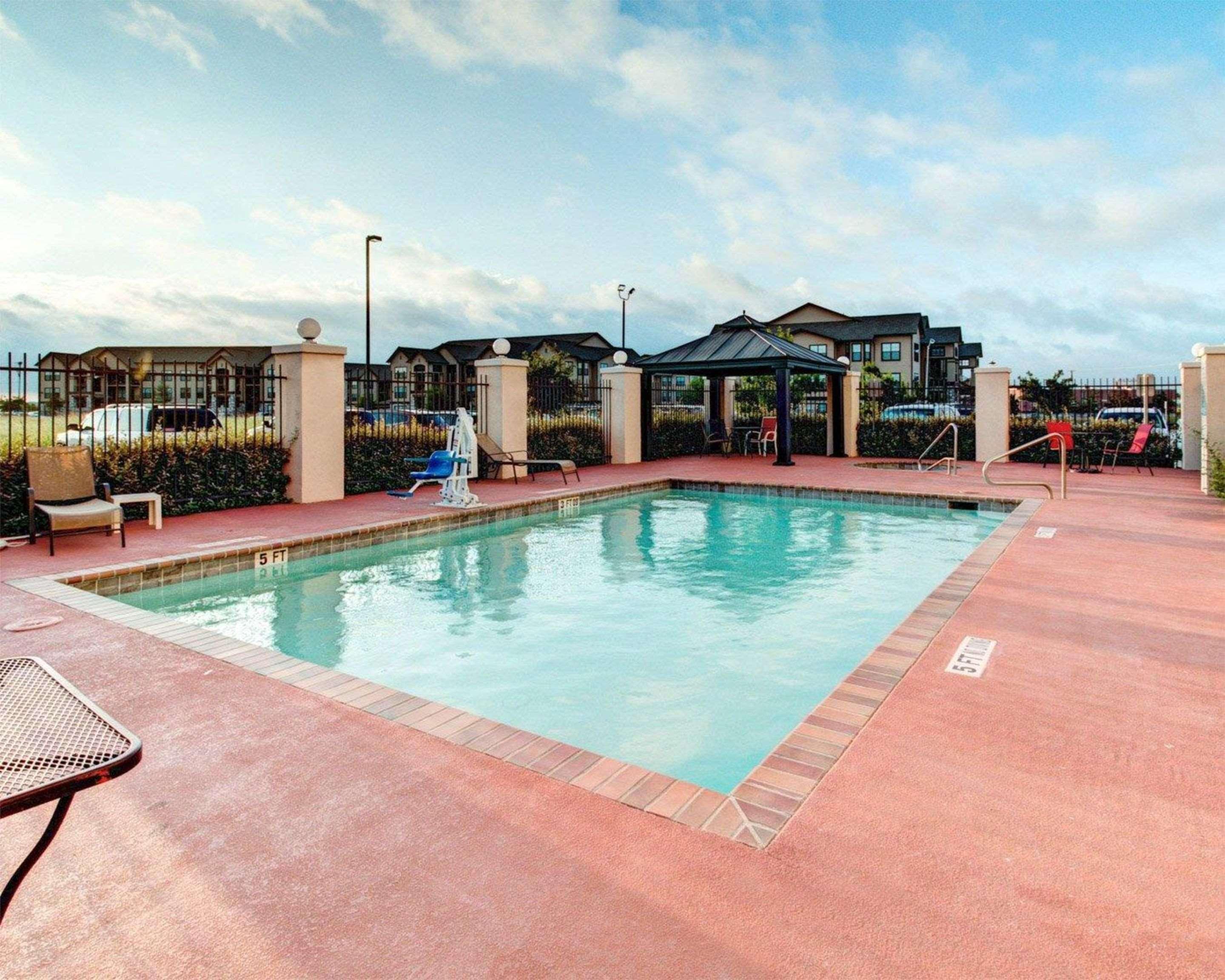 Comfort Suites Waxahachie - Dallas Exterior photo